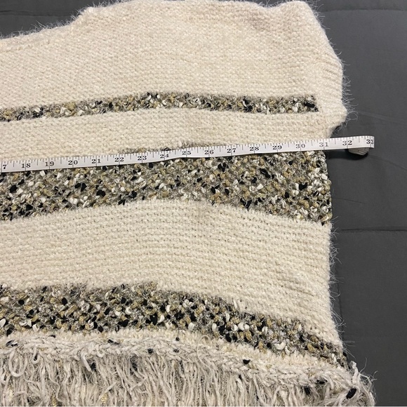 Anthropologie Moth Knit Poncho Sweater with bottom fringe Large - Picture 6 of 7